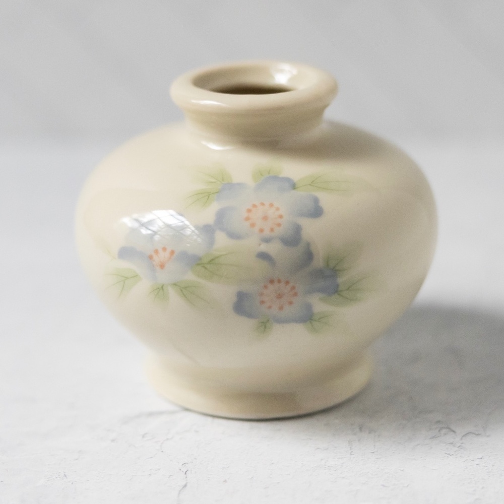 Made in Japan UCGC Japanese vase porcelain vintage blue flowers